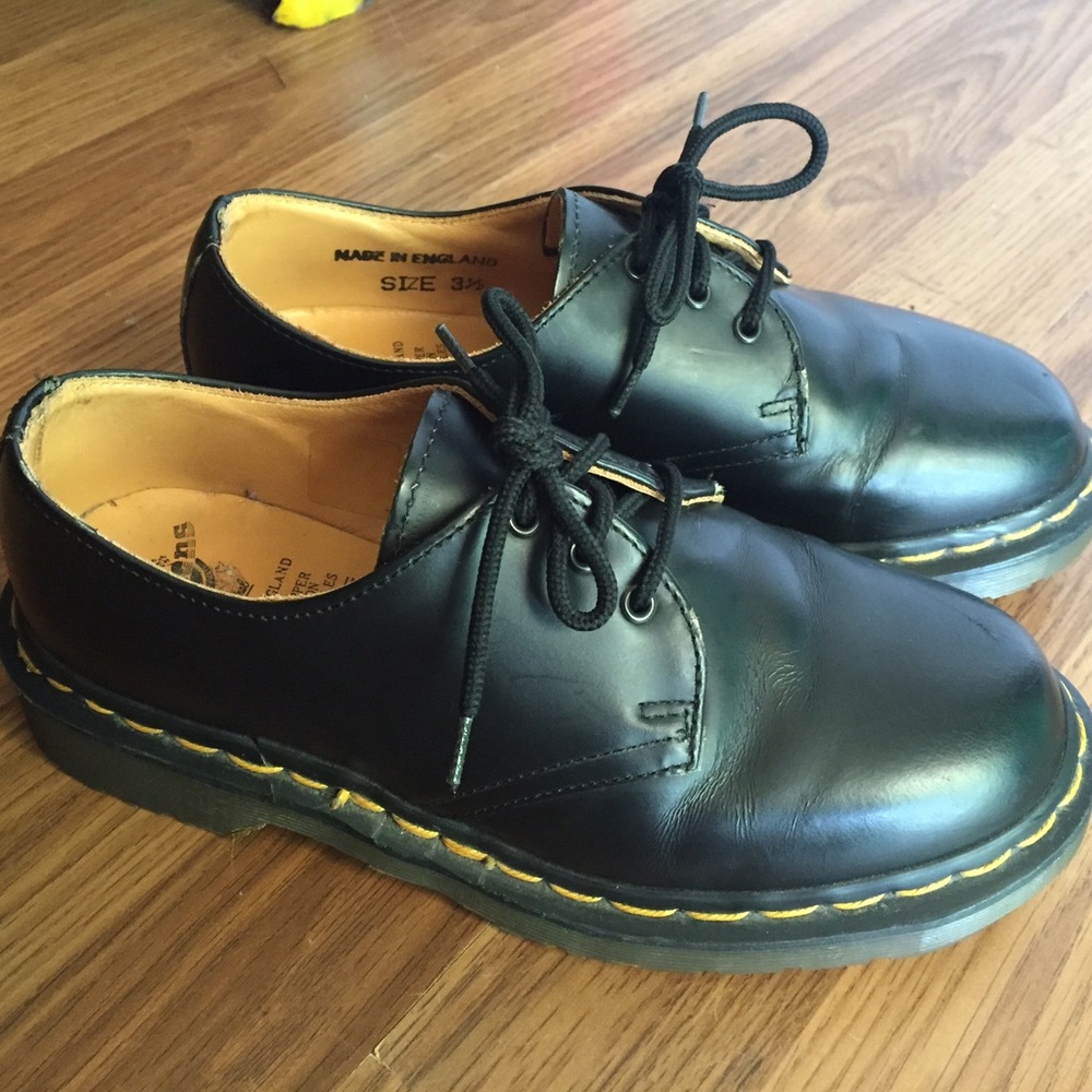 Classic Black Leather Women's Shoes